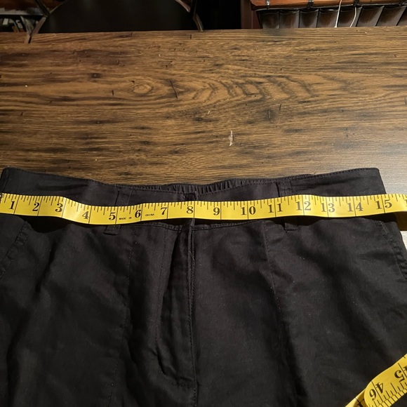 Olsen cotton knee length shorts in black .Suze S - Picture 5 of 6